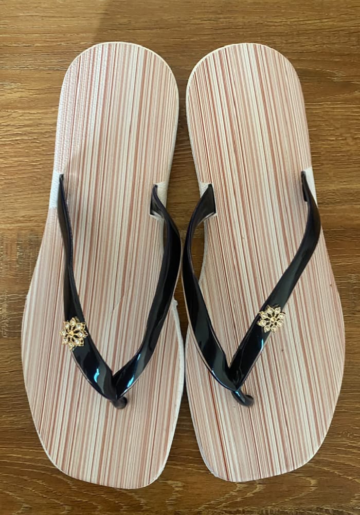 Luna Flip Flops lightweight casual footwear for women and everyday wear black