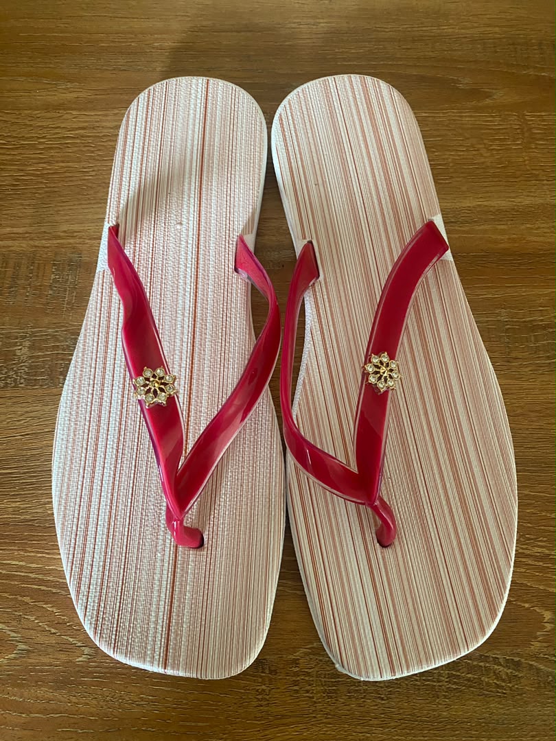 Luna Flip Flops lightweight casual footwear for women and everyday wear red 
