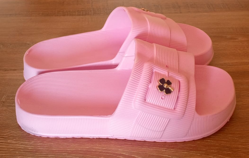 LuxeStep Women's Slides – Black & Pink