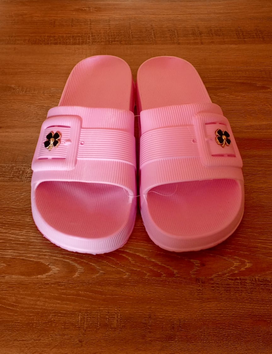 LuxeStep Women's Slides – Black & Pink