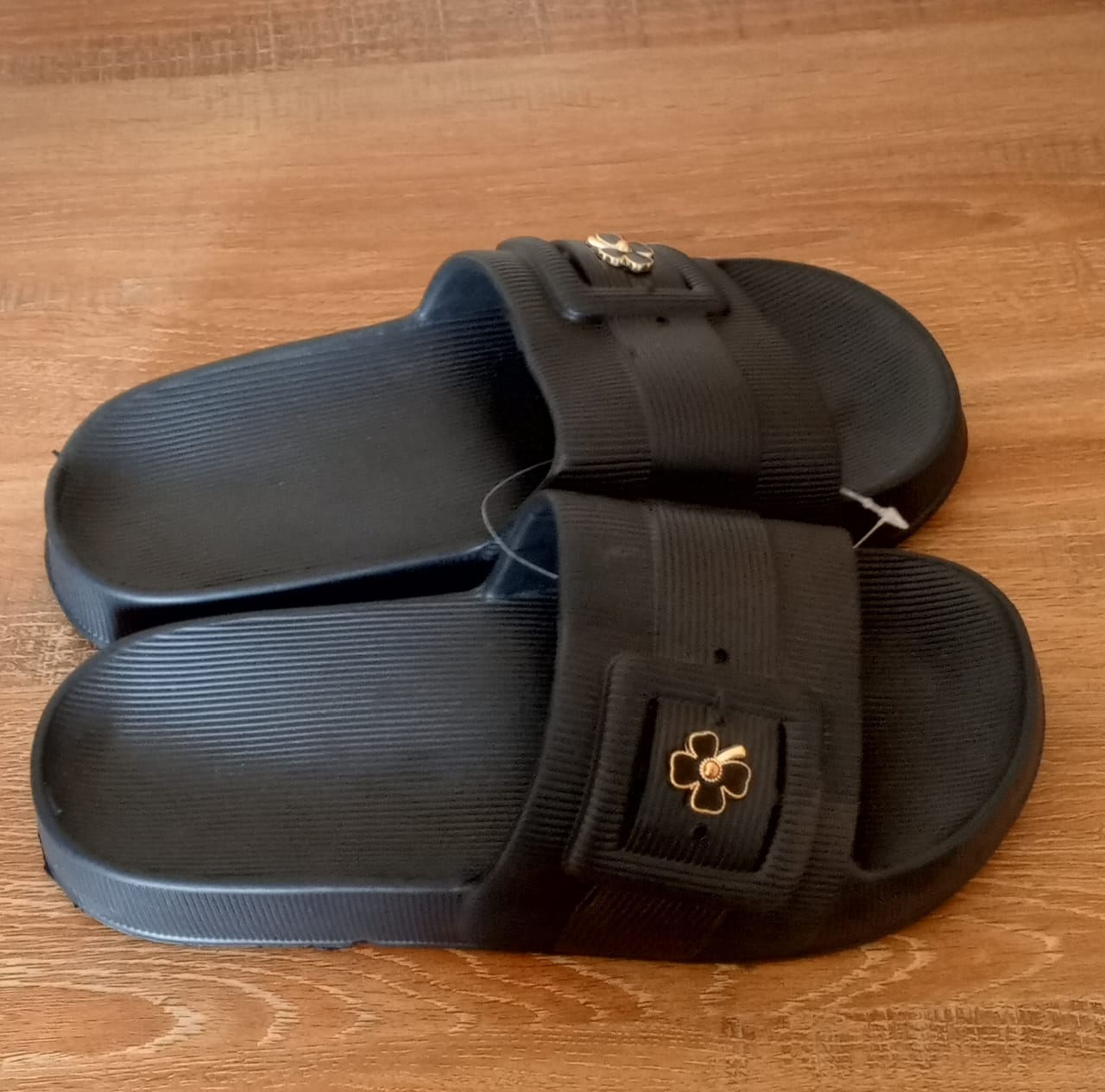 LuxeStep Women's Slides – Black & Pink