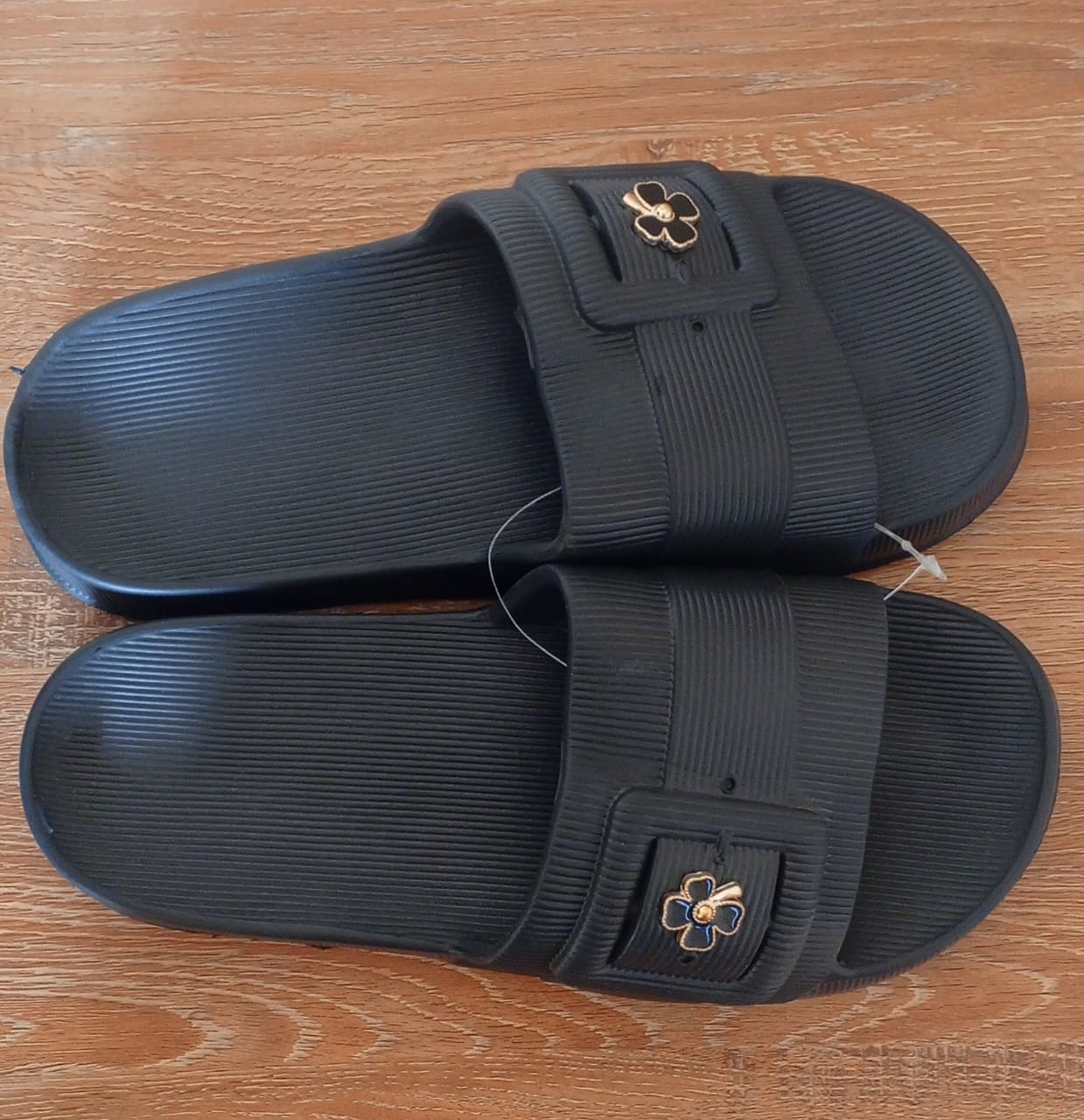 LuxeStep Women's Slides – Black & Pink