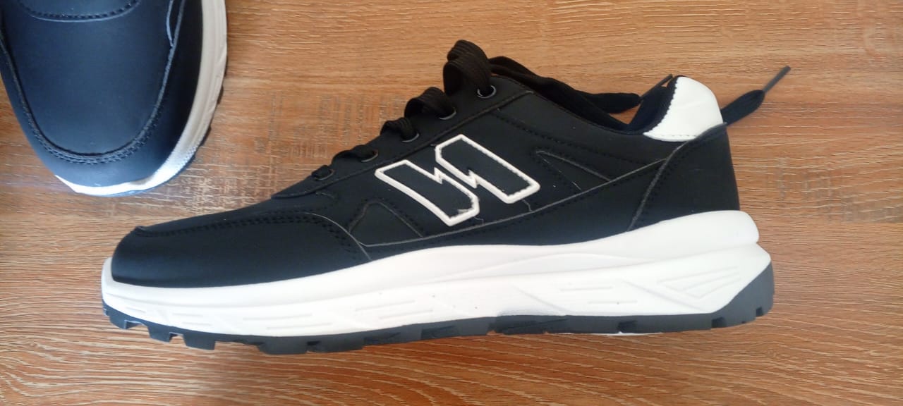 Dragonfly Trail Sneakers